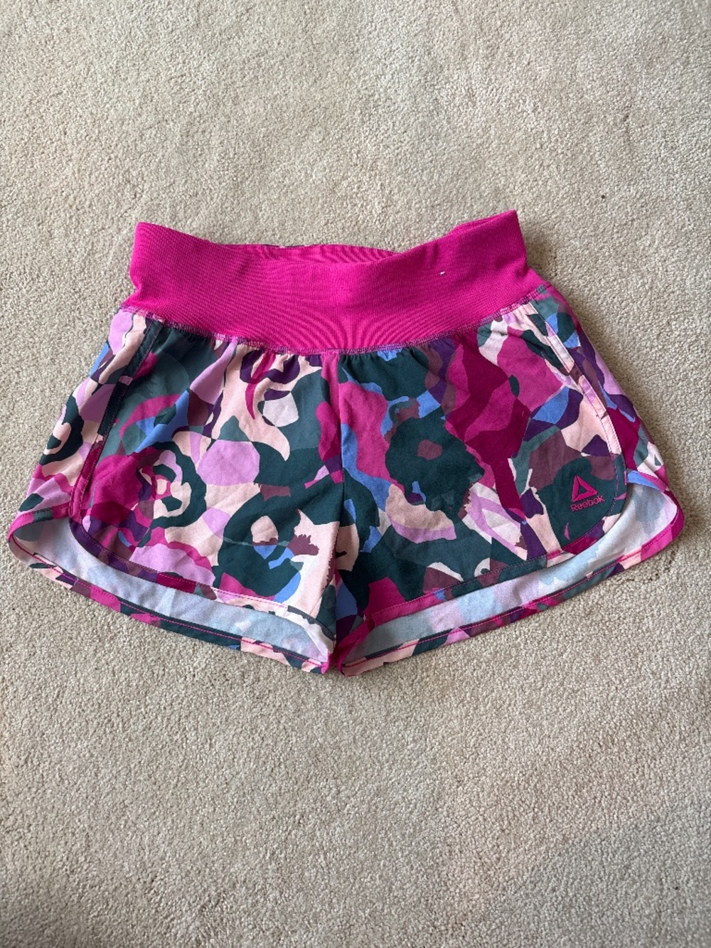 Reebok printed athletic shorts women’s size xs
